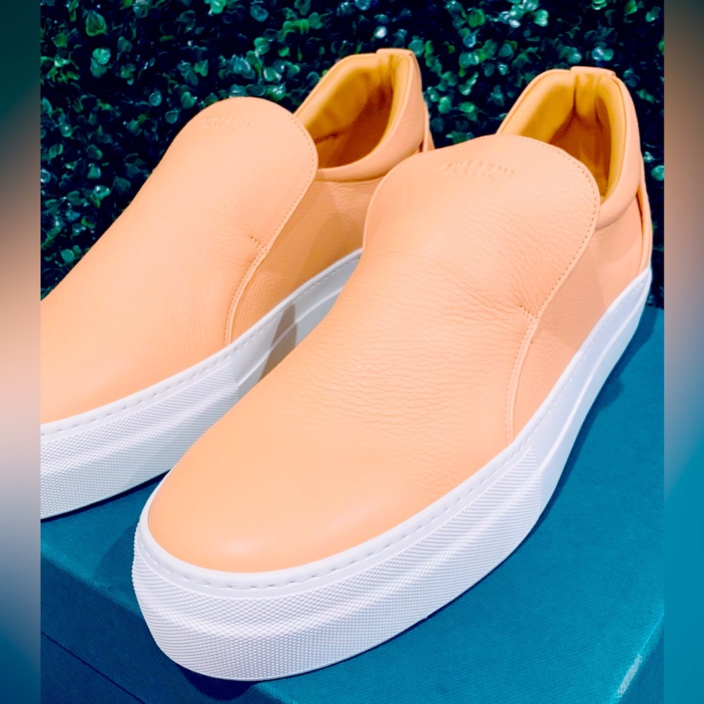 Buscemi 40mm Skate Low Top Leather Sneakers, Skin/White Size EU48
(New)